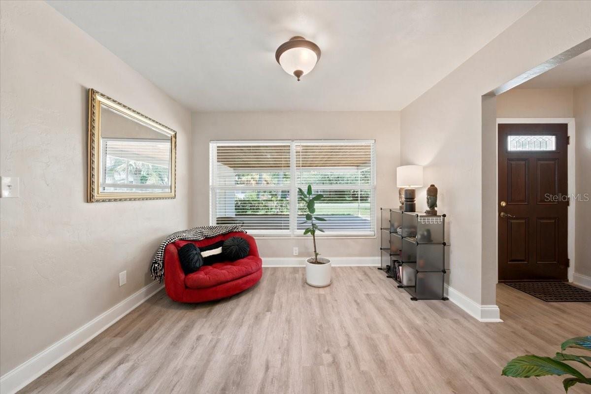 3002 W MARLIN AVE