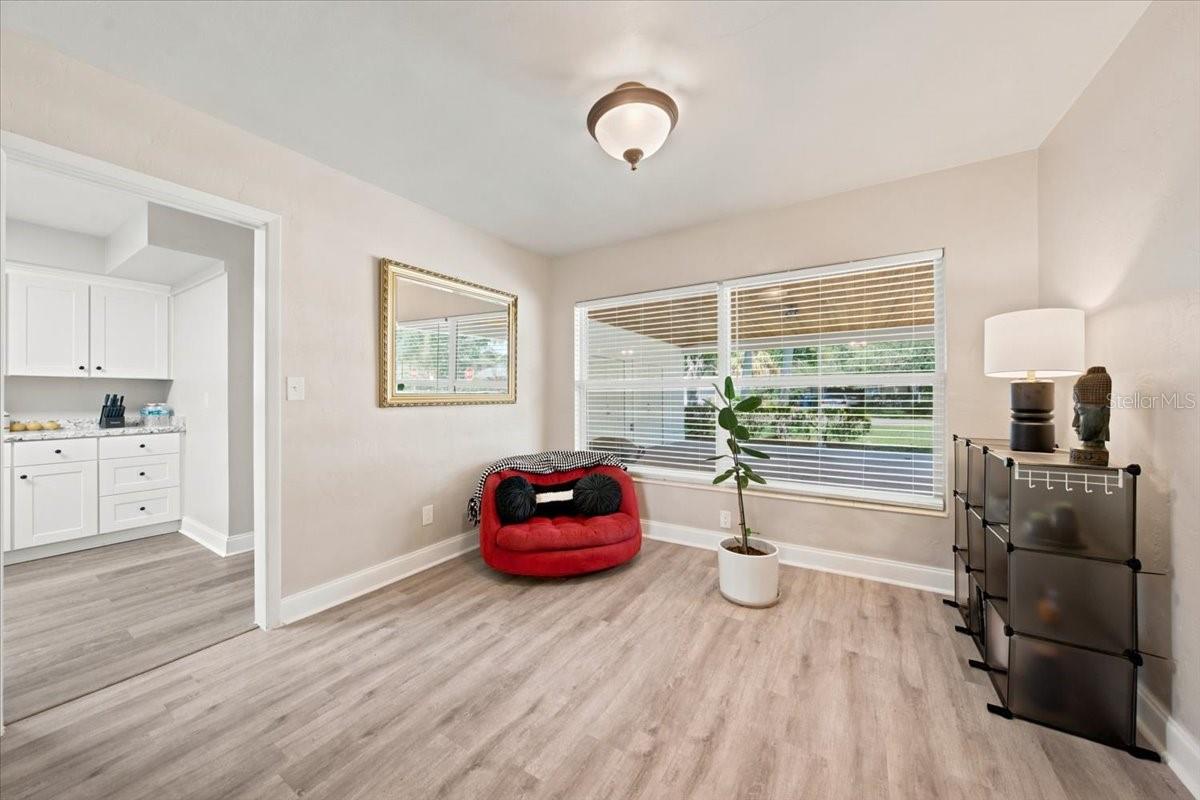 3002 W MARLIN AVE