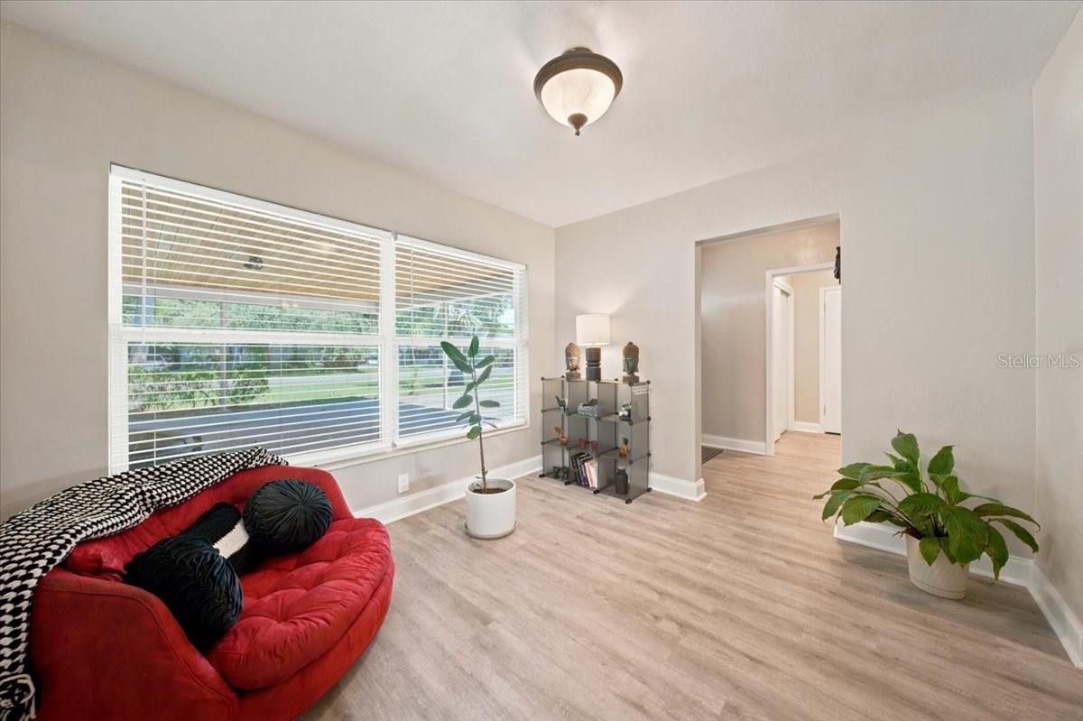 3002 W MARLIN AVE