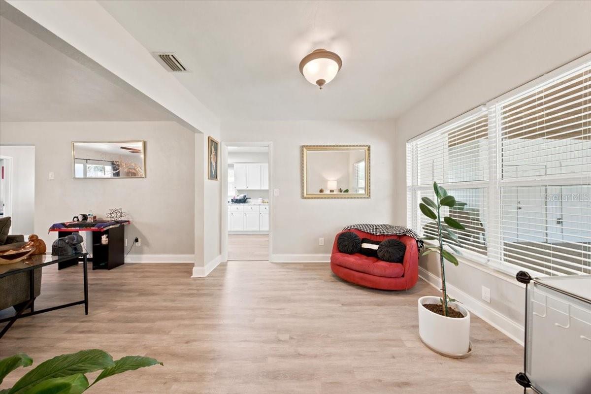 3002 W MARLIN AVE