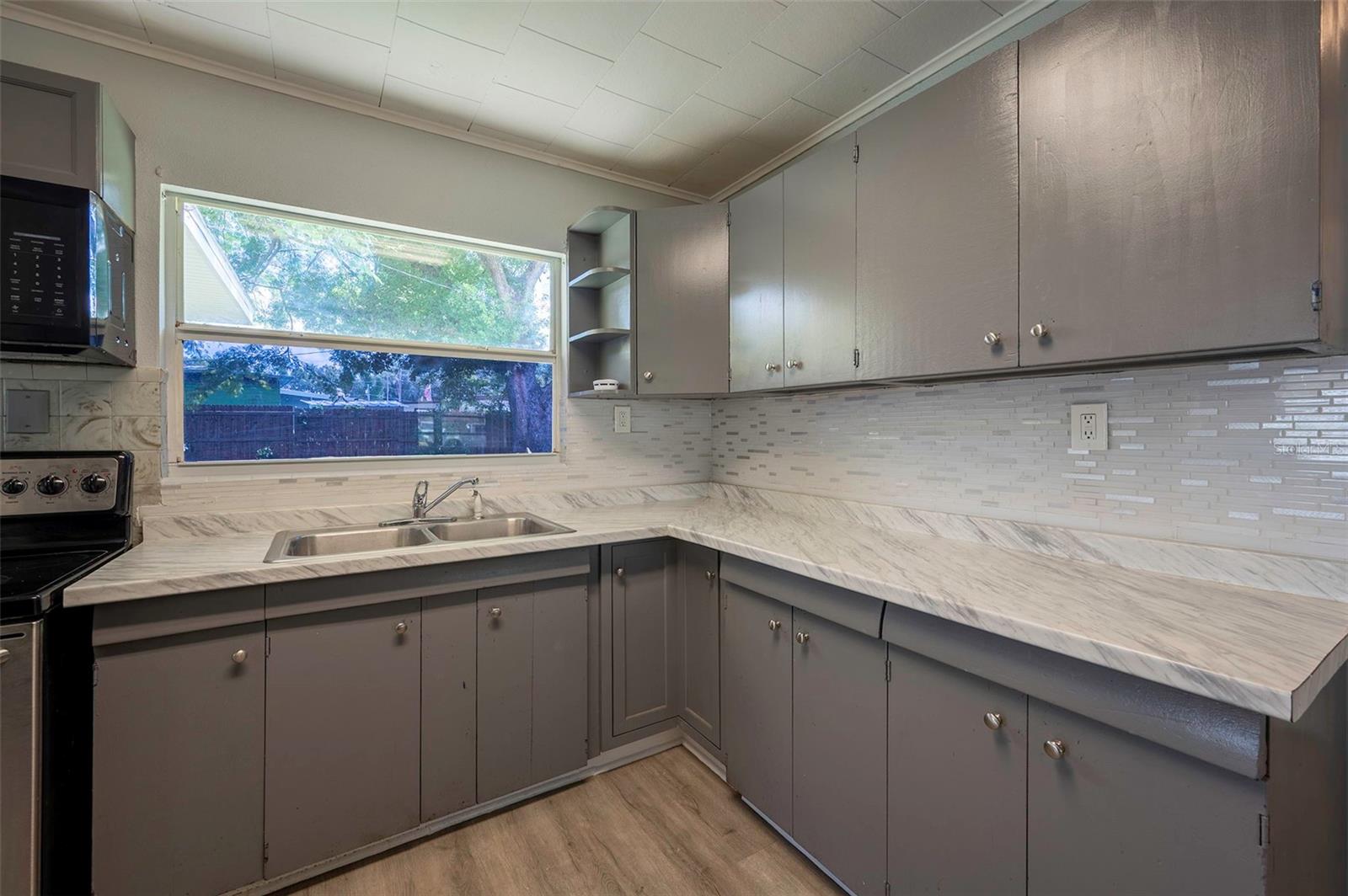 5136 Studio Dr, Zephyrhills