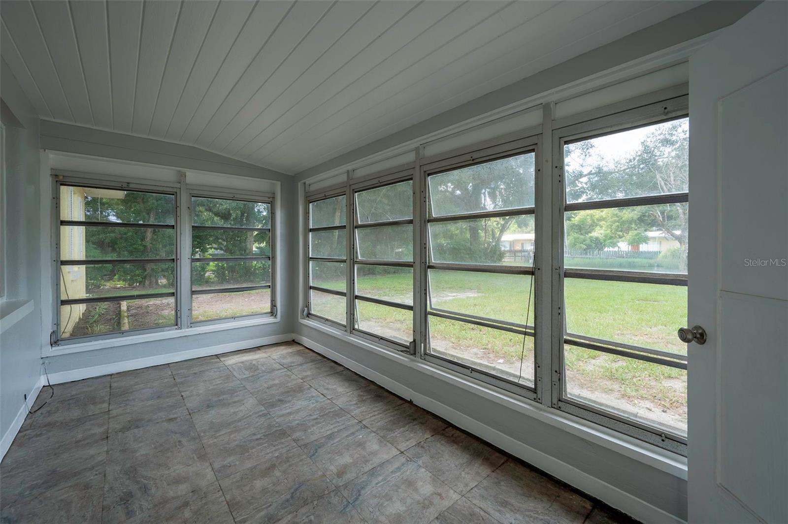 5136 STUDIO DR
