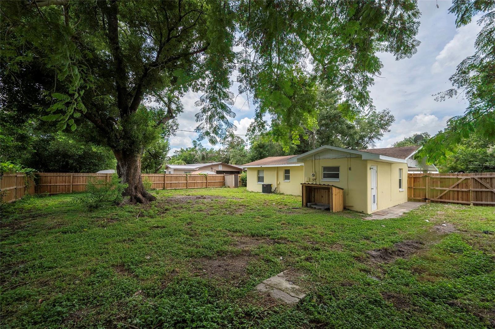 5136 STUDIO DR