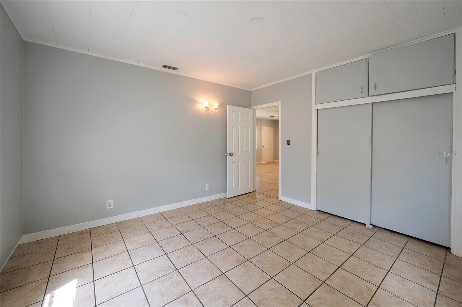 5136 STUDIO DR