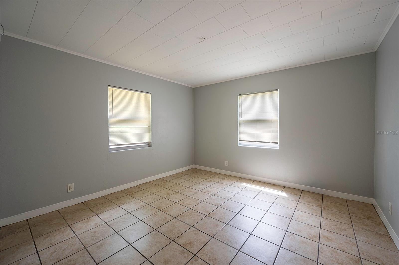 5136 STUDIO DR