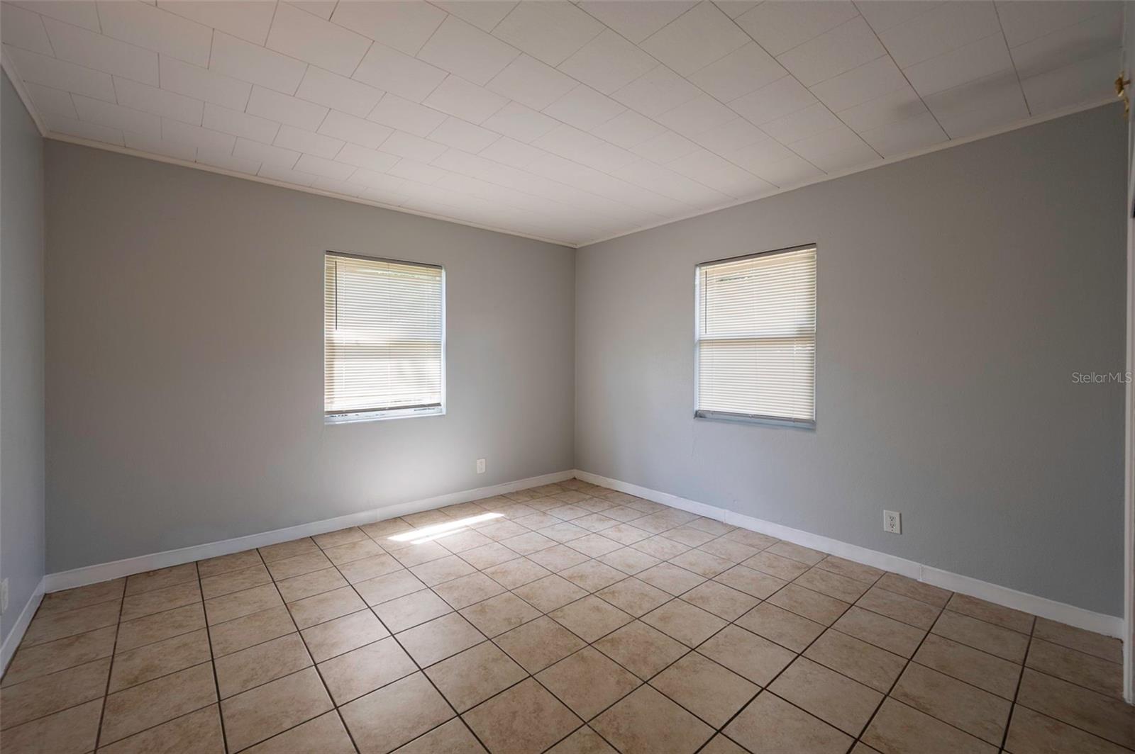 5136 STUDIO DR