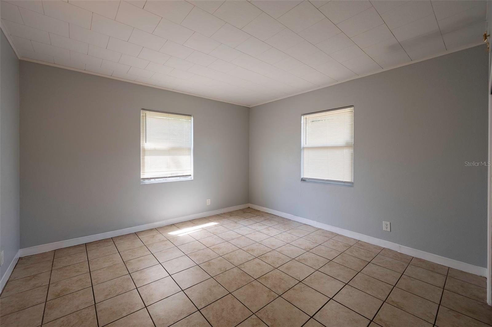 5136 STUDIO DR
