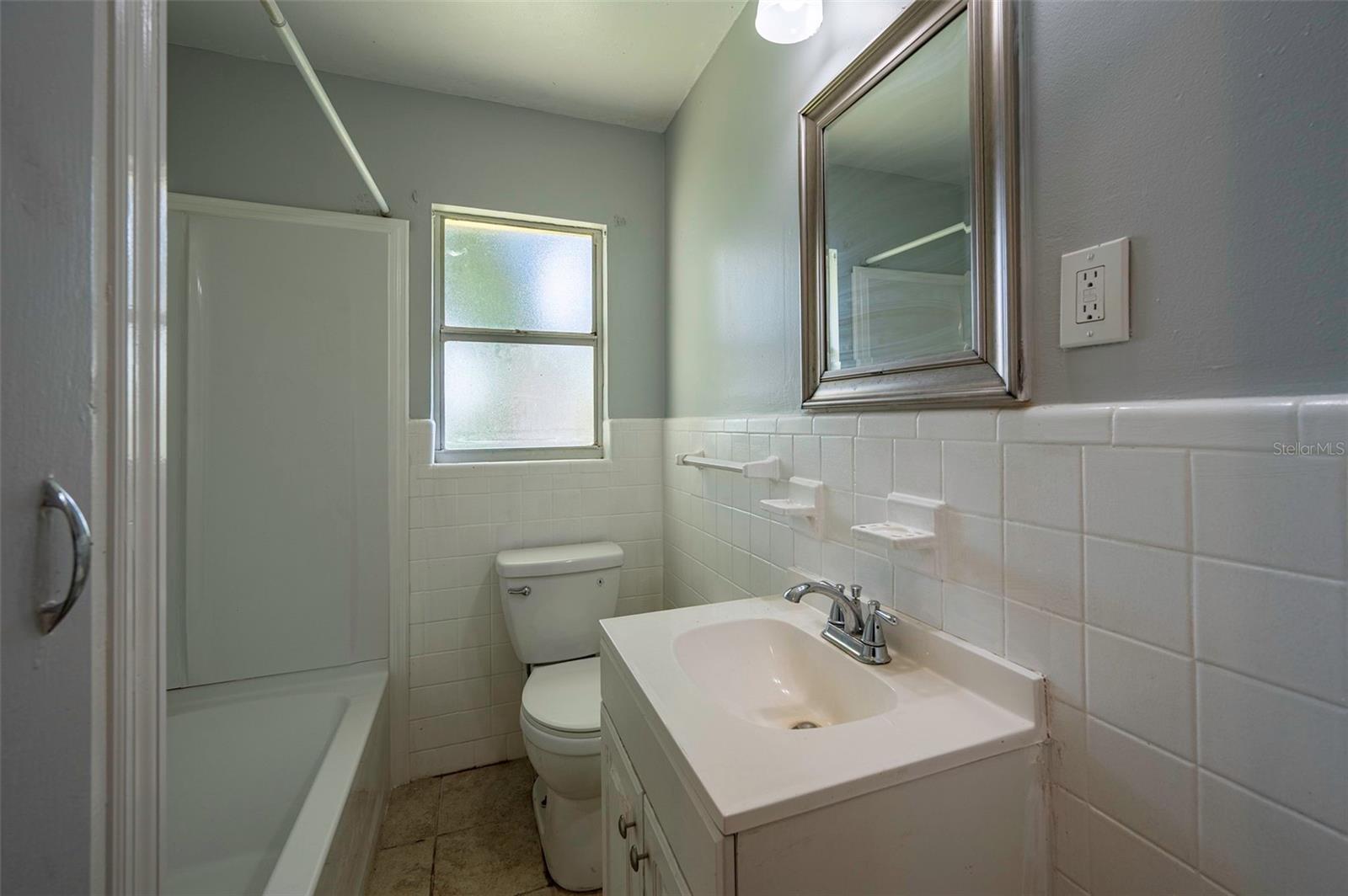 5136 STUDIO DR