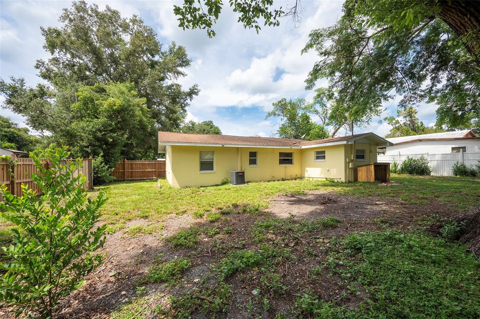5136 STUDIO DR