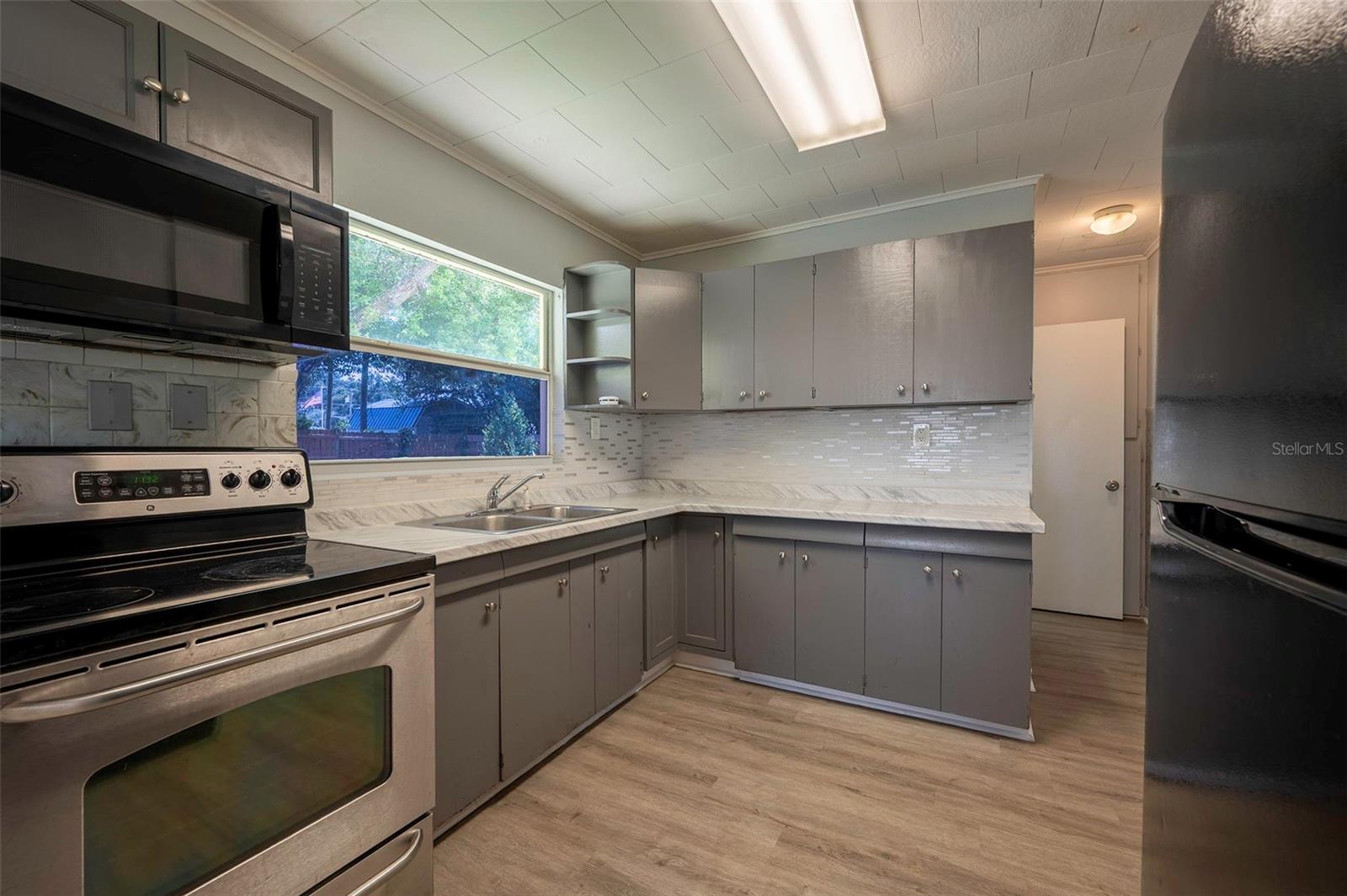 5136 STUDIO DR
