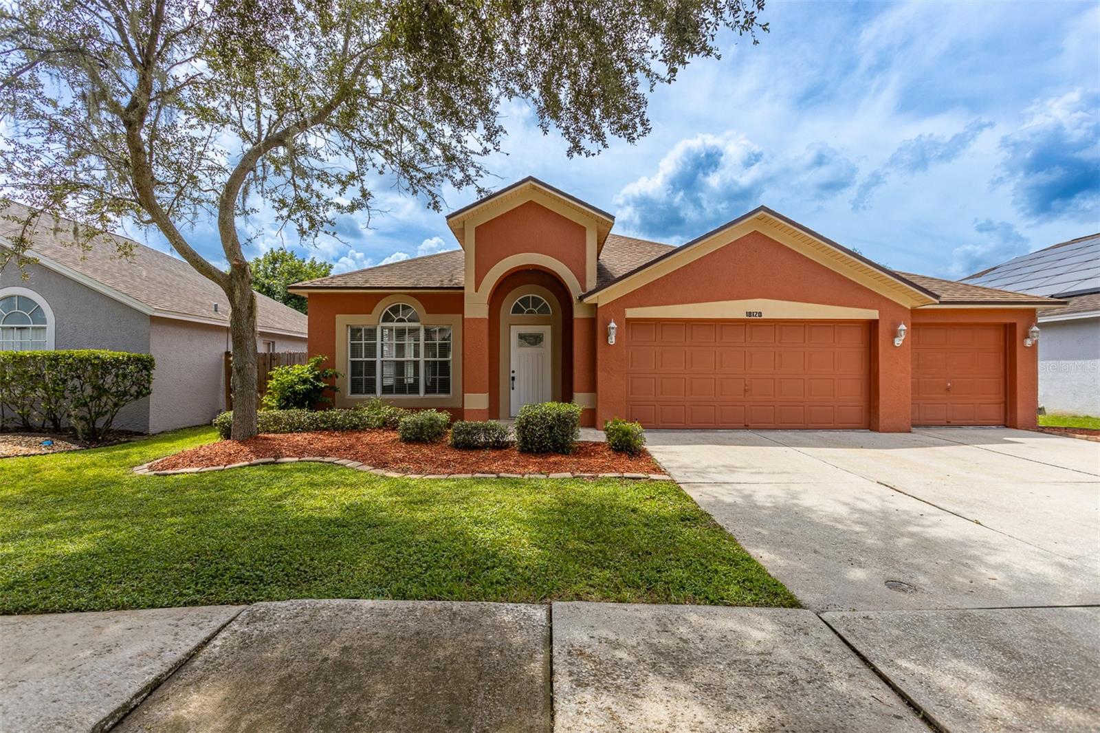 18120 Palm Breeze Dr, Tampa