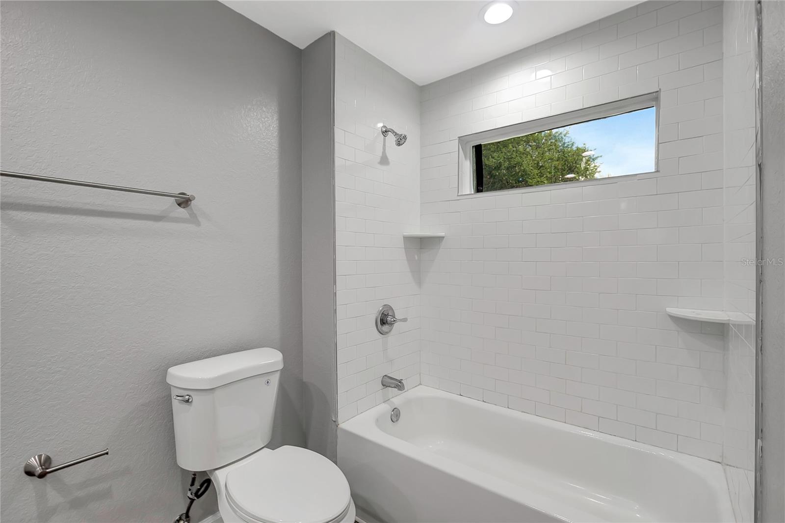 1209 E OHIO ST
