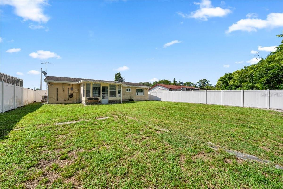 4041 WOODSVILLE DR