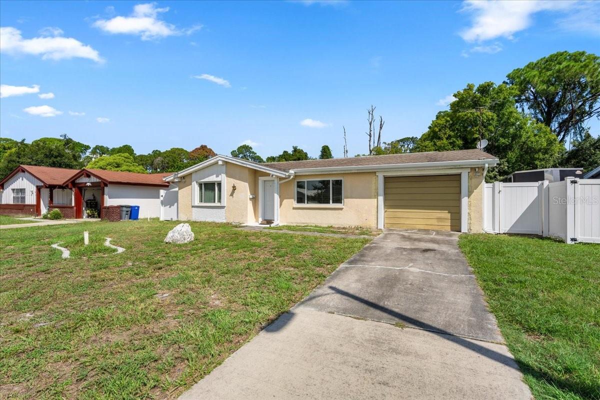 4041 WOODSVILLE DR