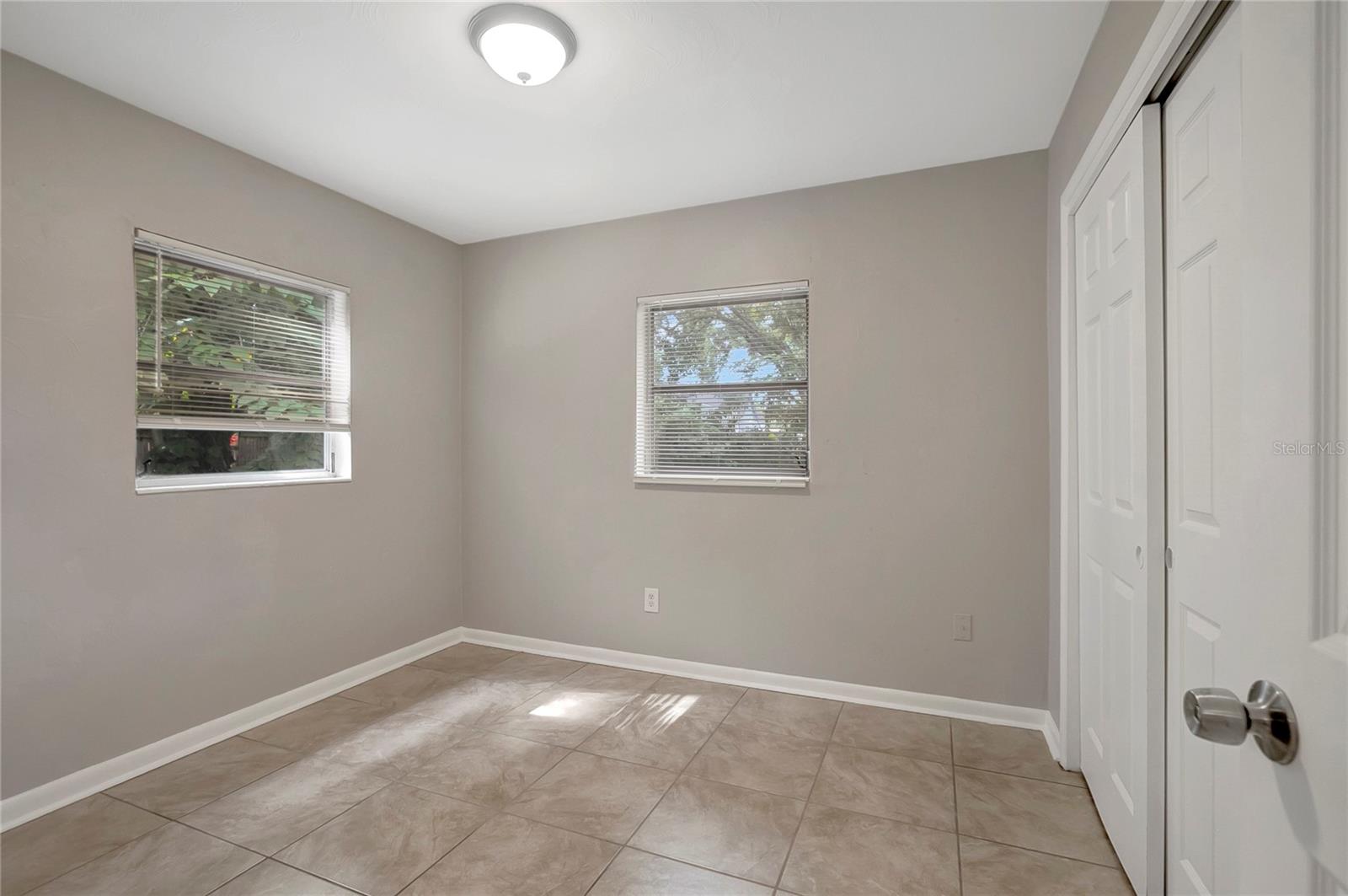 1212 E 33RD AVE