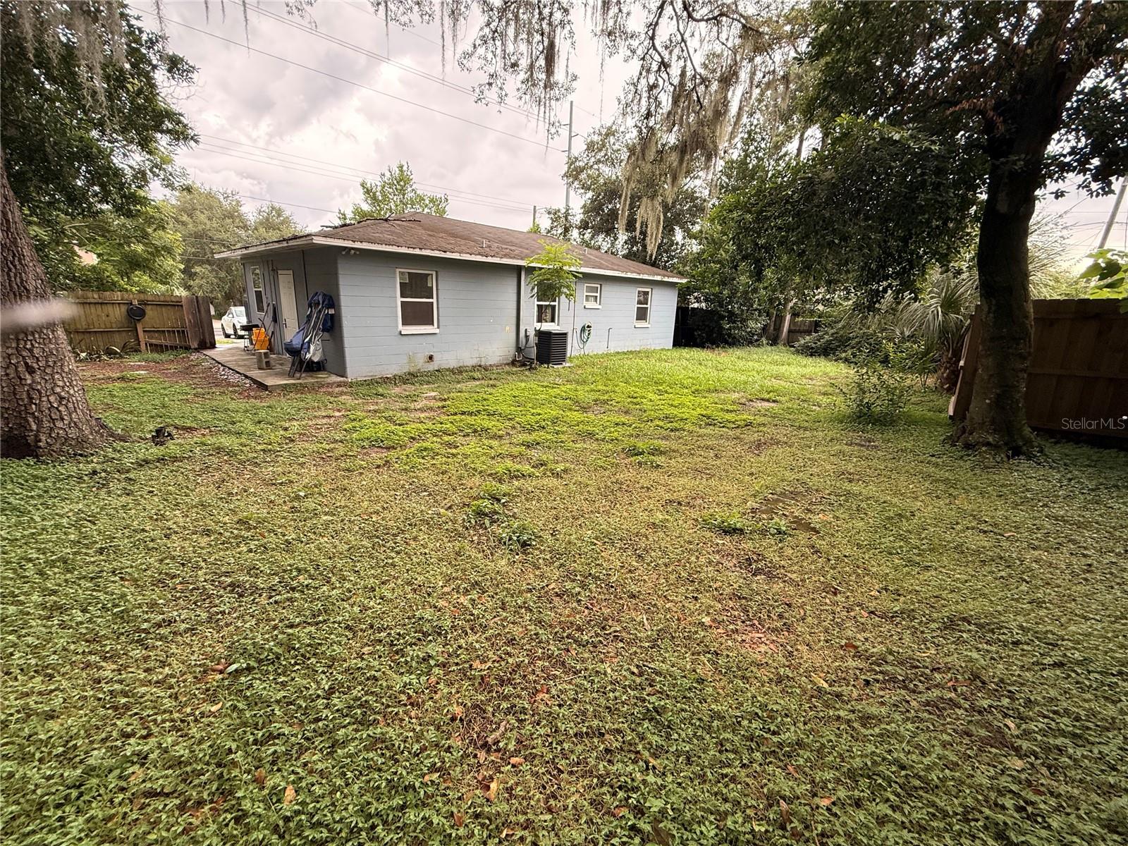 1510 E WATERS AVE