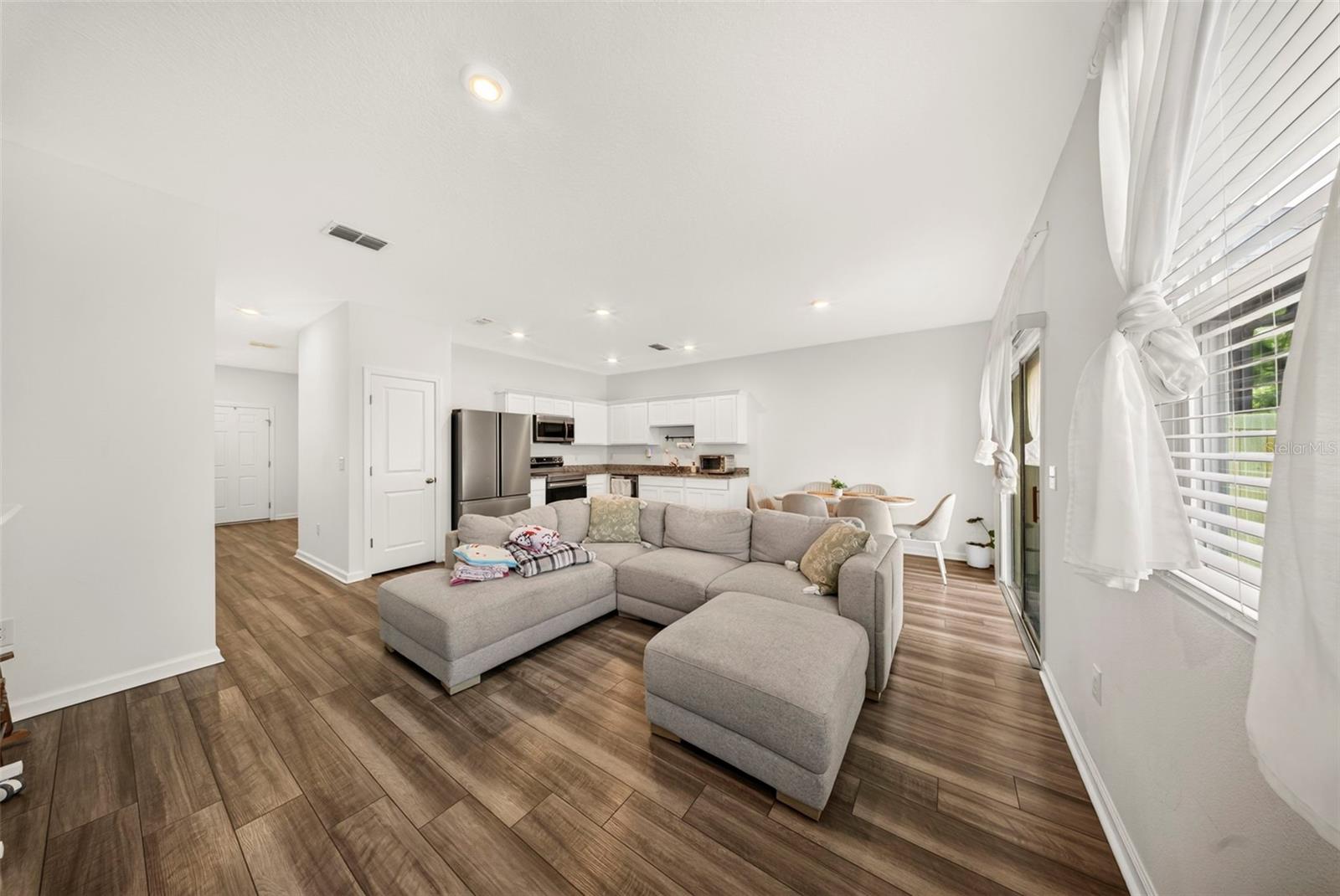 6264 BUCKET CT