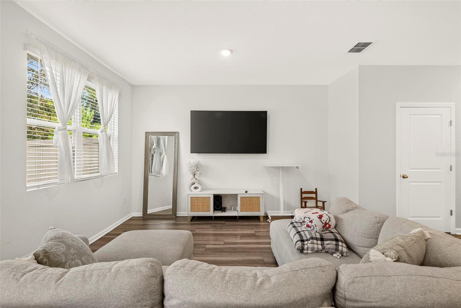 6264 BUCKET CT
