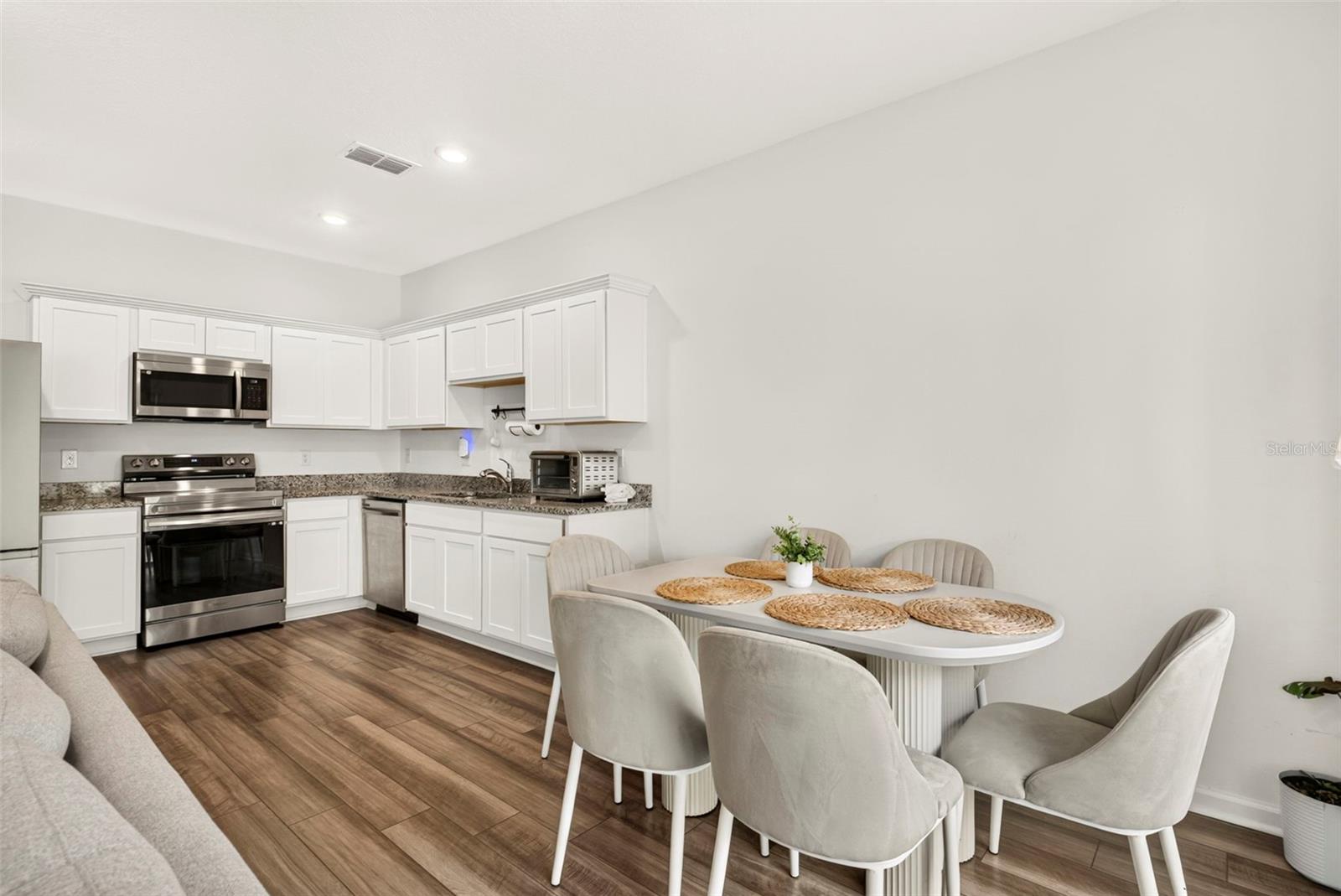 6264 BUCKET CT