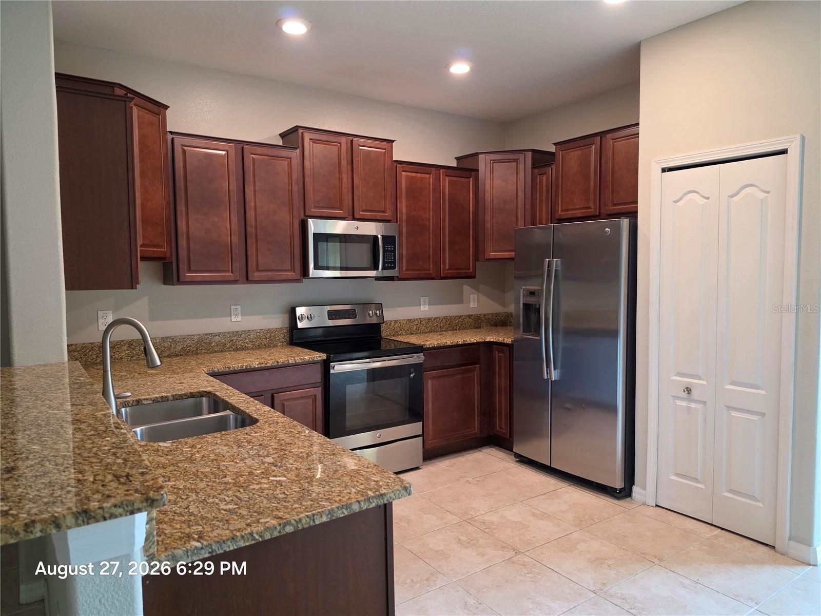 2110 GOLDEN FALCON DR