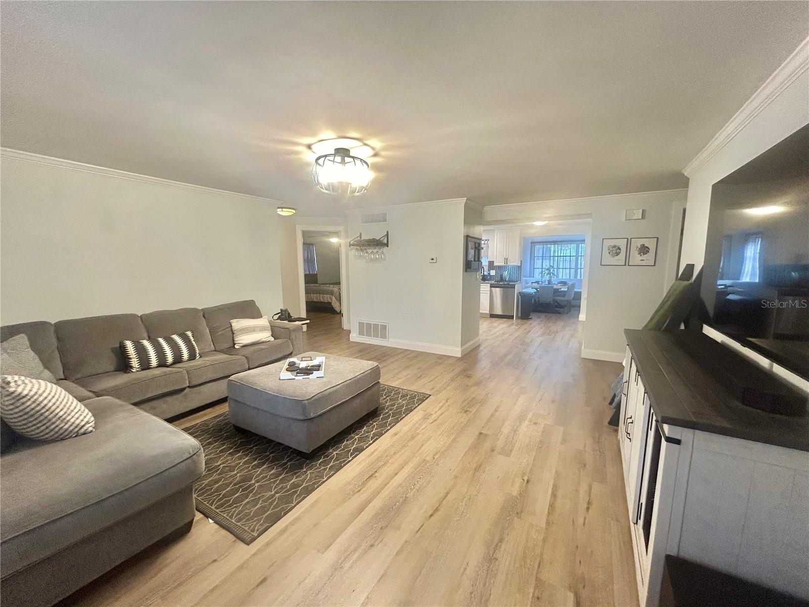 7381 JASMIN DR