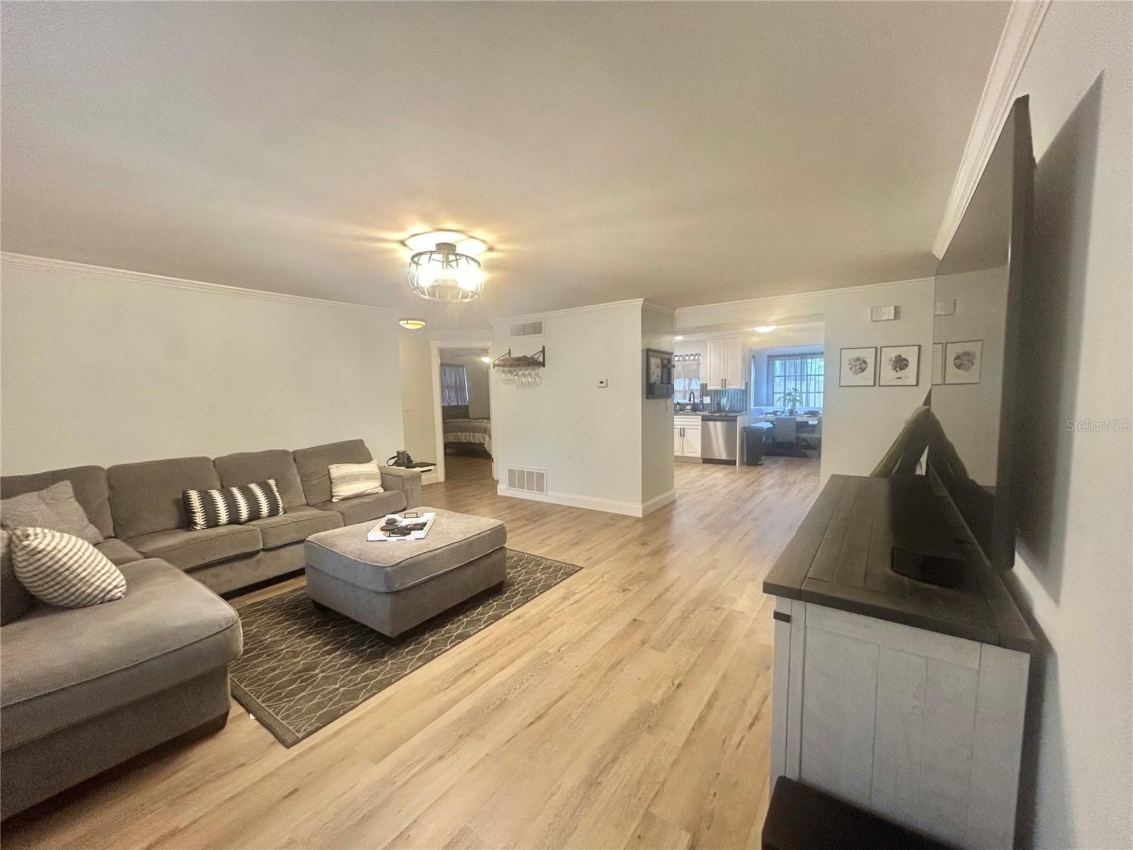 7381 JASMIN DR