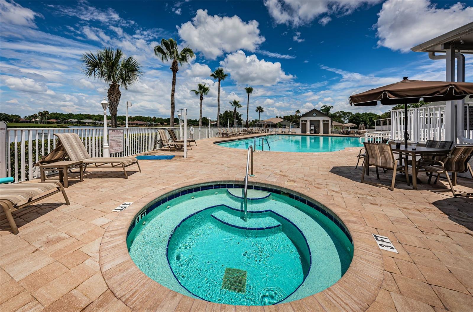 1202 WOLFORD DR