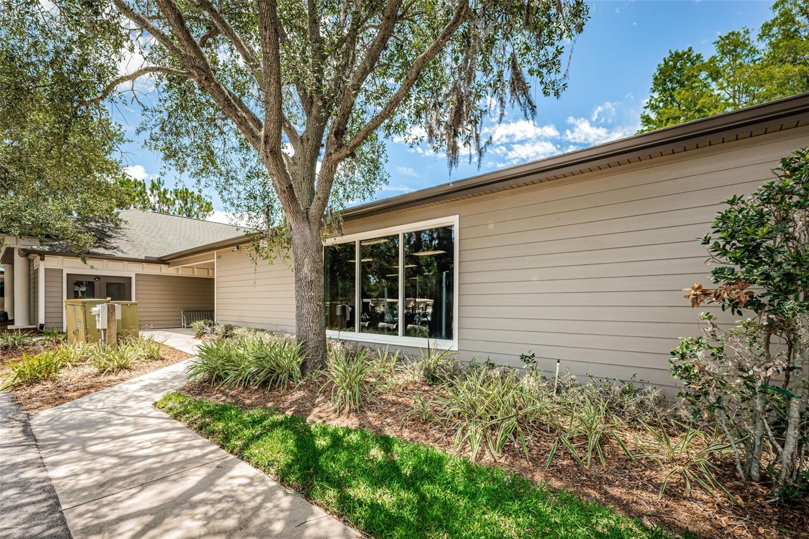 1202 WOLFORD DR