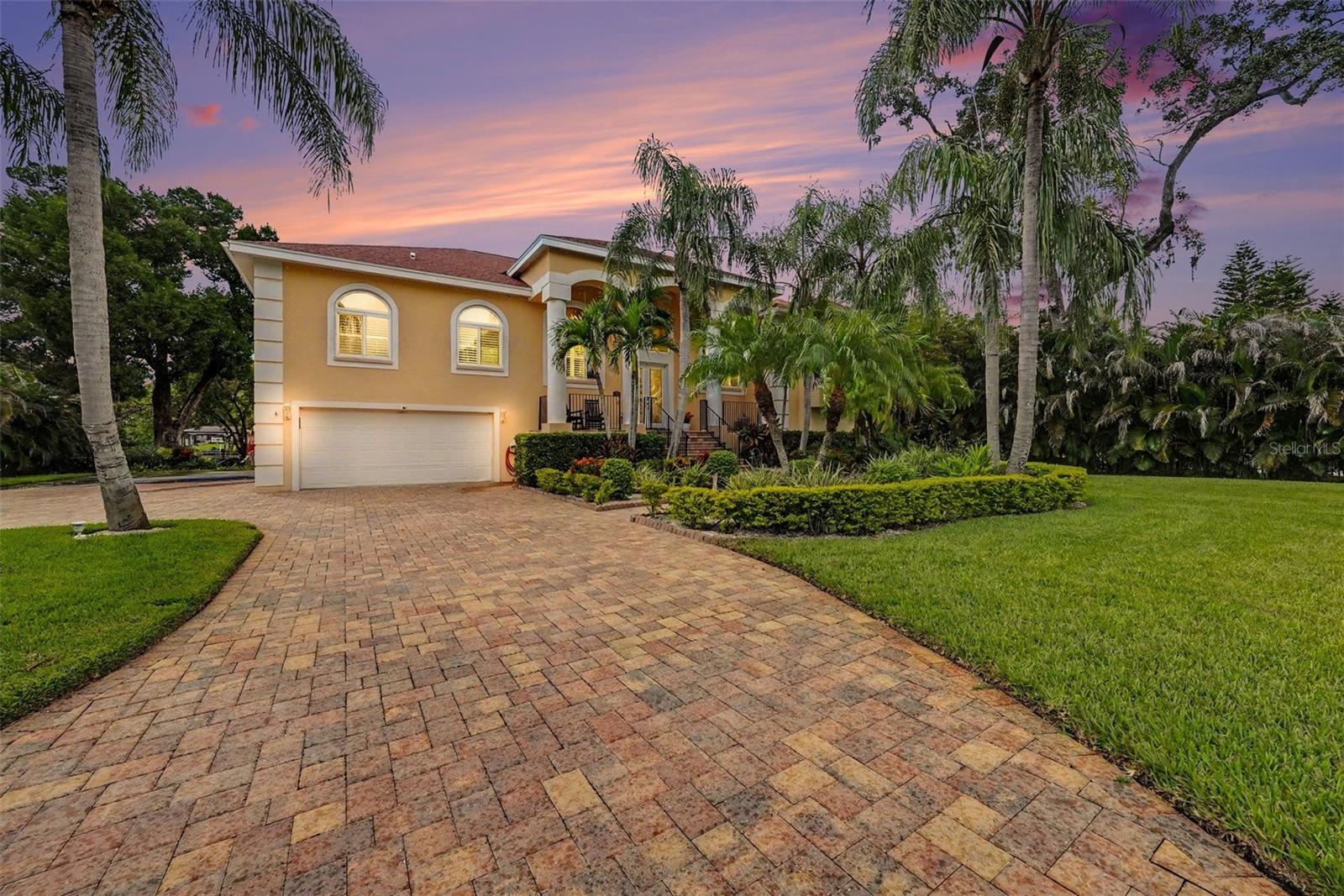 1021 W Henry Ave, Tampa