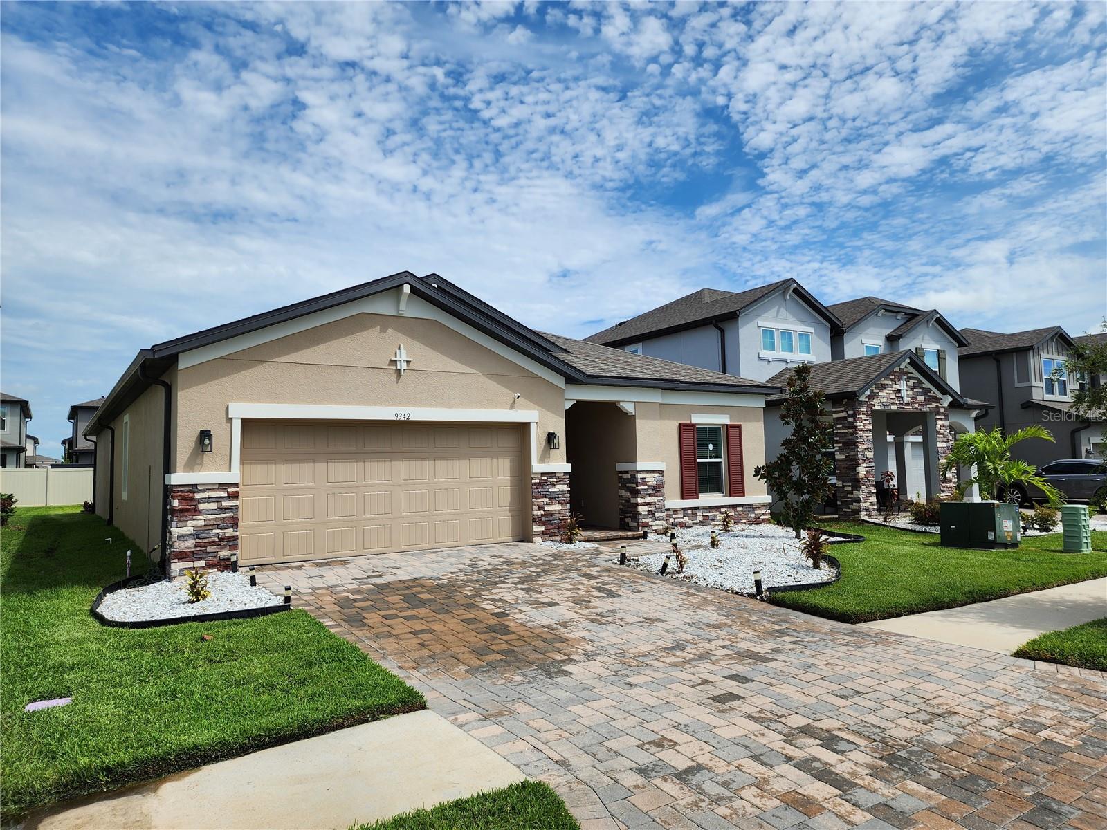 9342 Crescent Ray Dr, Wesley Chapel