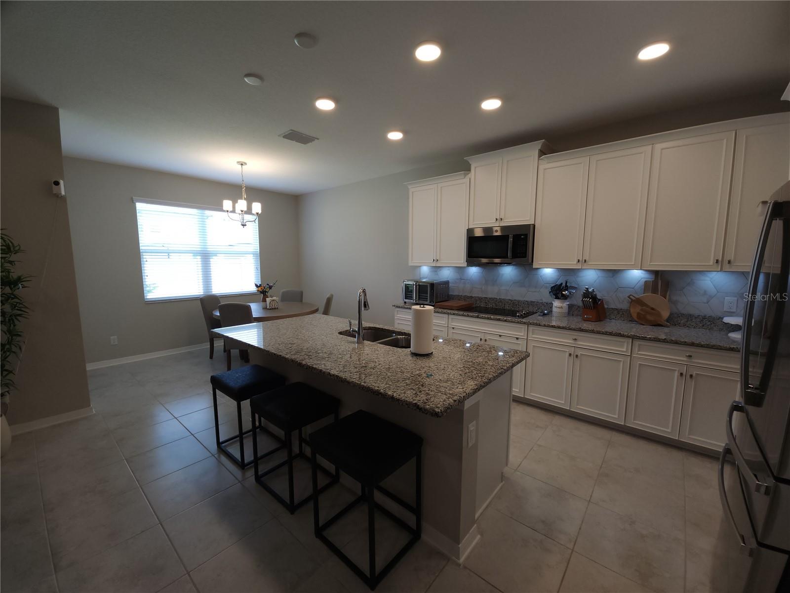 9342 CRESCENT RAY DR