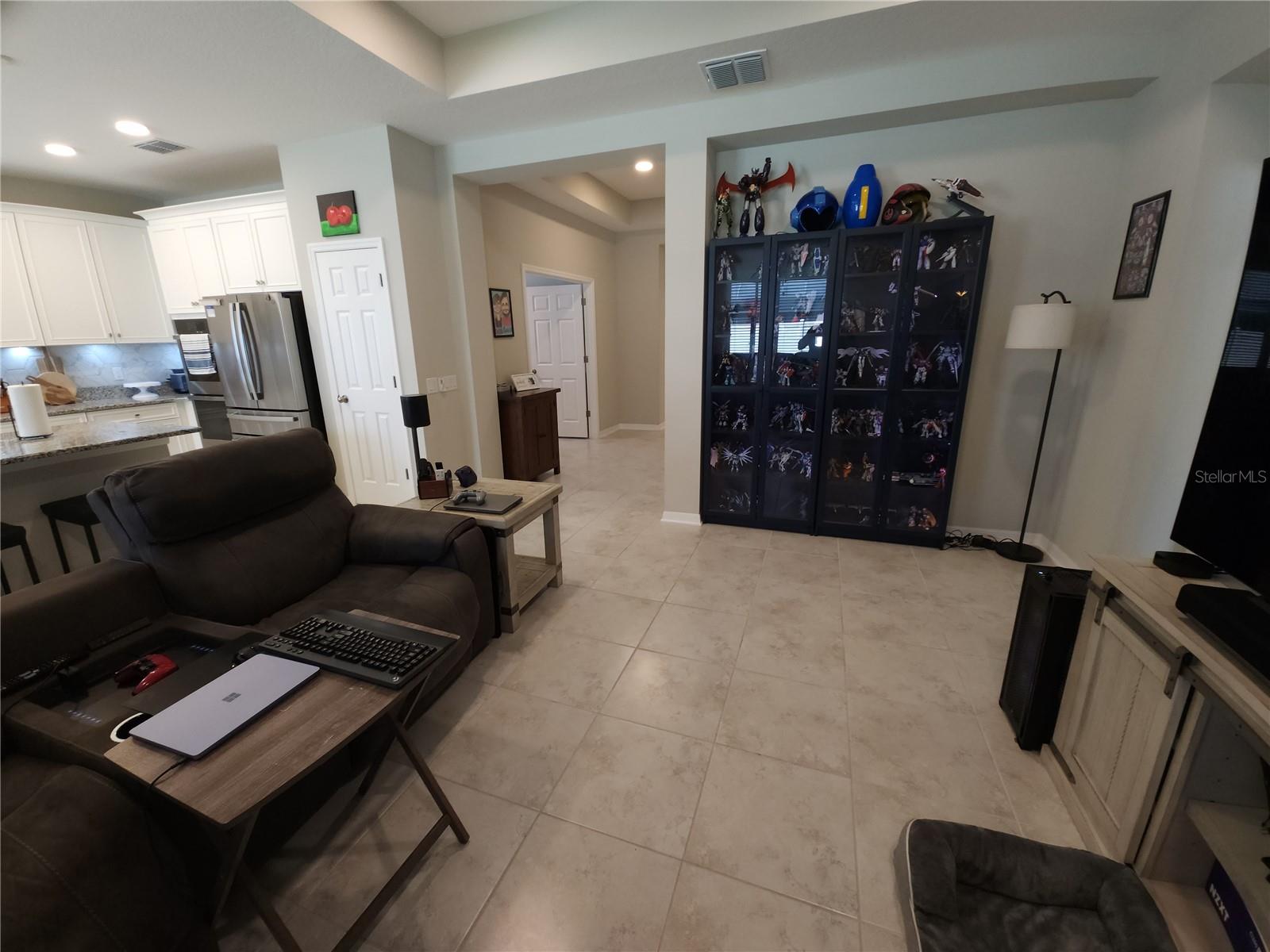 9342 CRESCENT RAY DR
