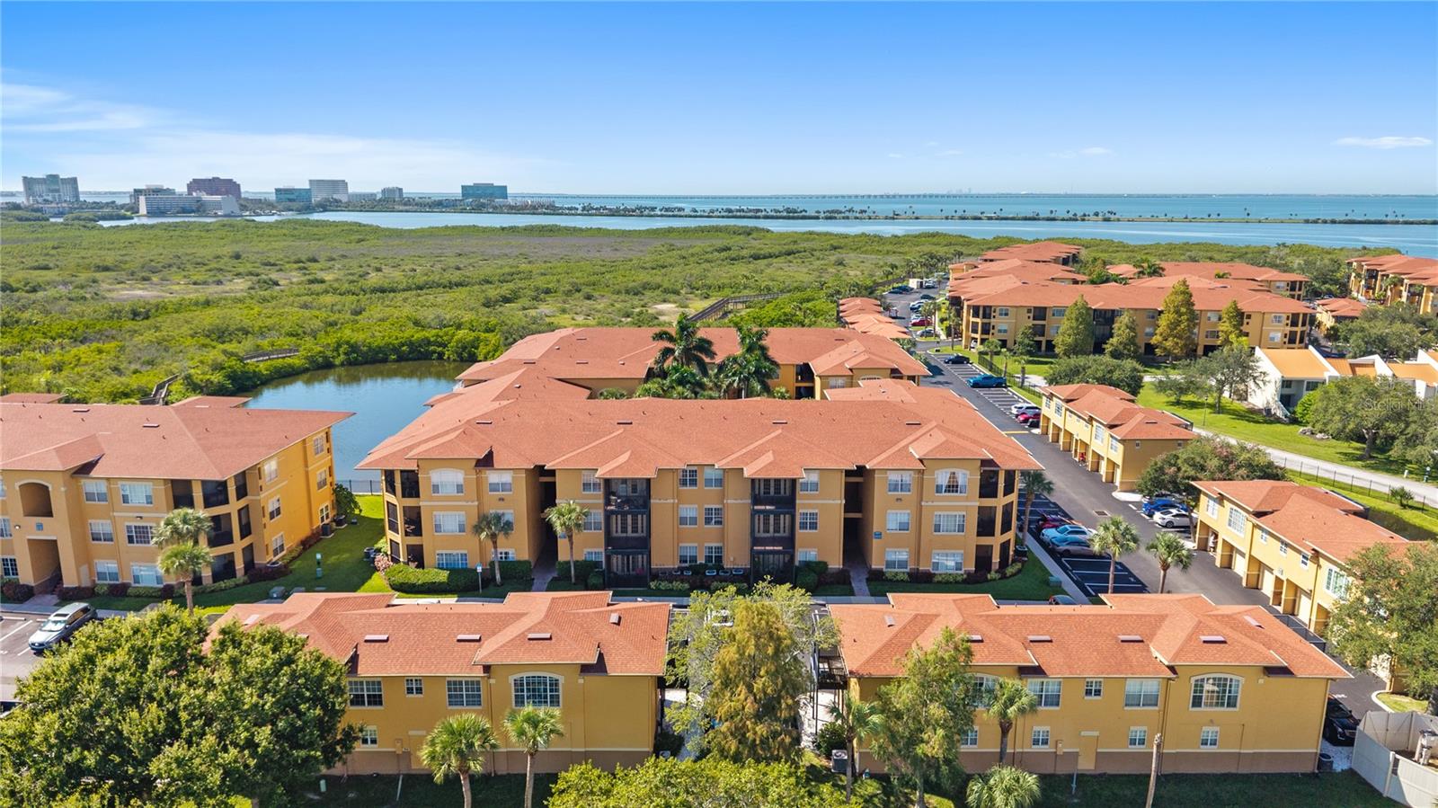 4333 Bayside Village Dr #320, Tampa
