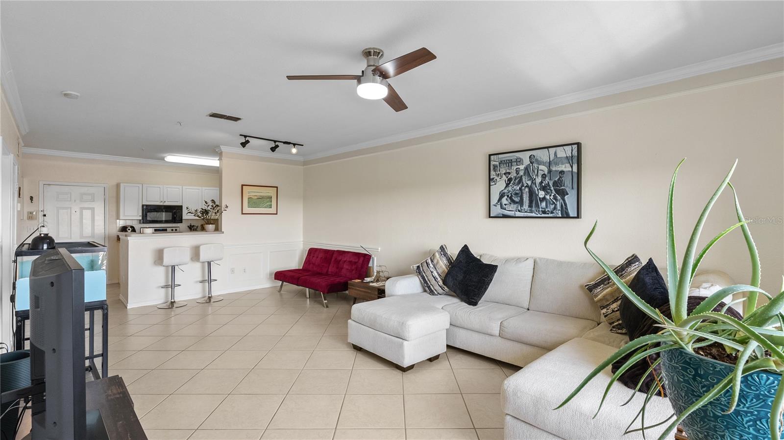 4333 BAYSIDE VILLAGE DR #320