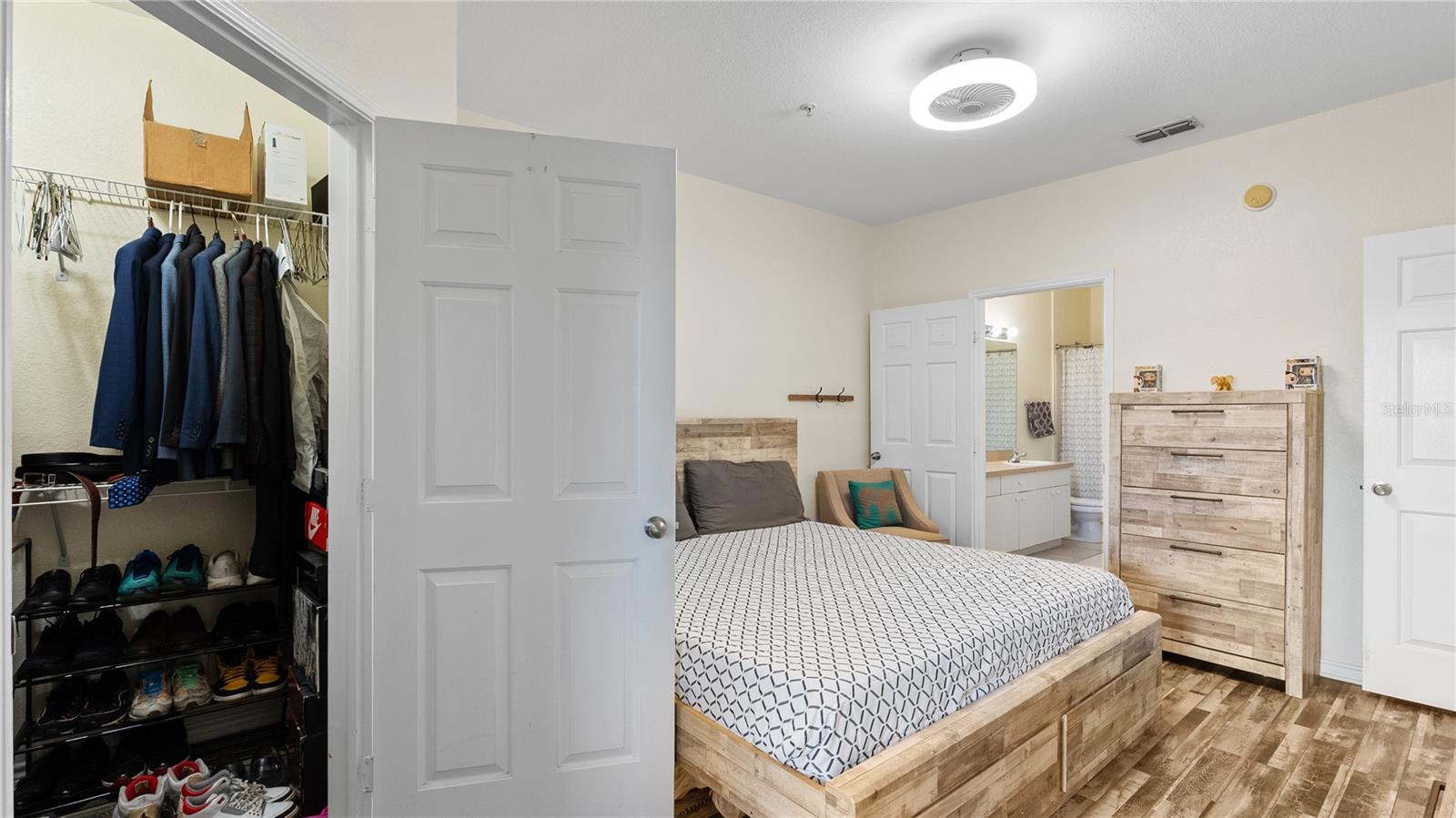 4333 BAYSIDE VILLAGE DR #320
