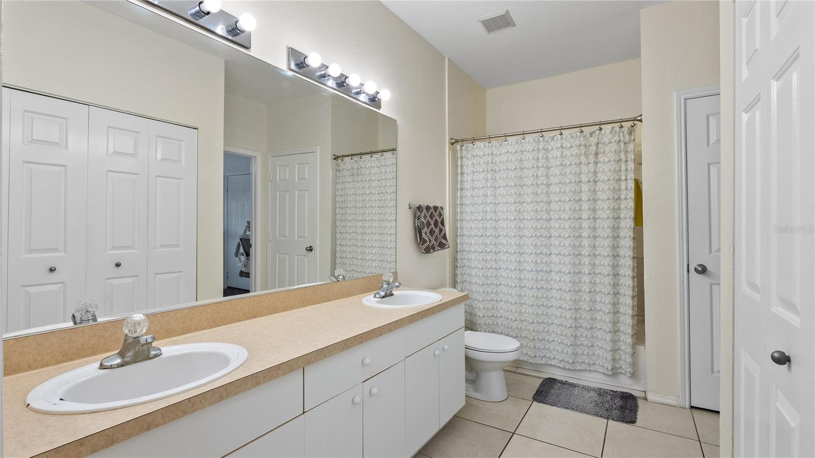 4333 BAYSIDE VILLAGE DR #320