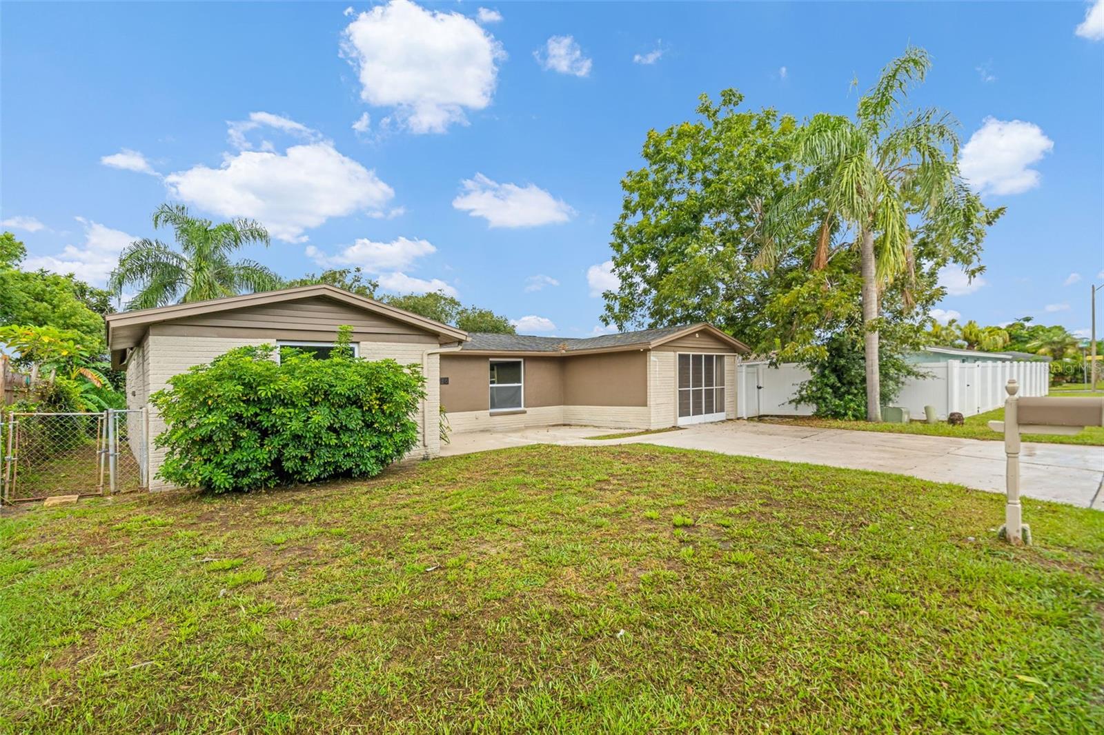 4036 SUNRAY DR