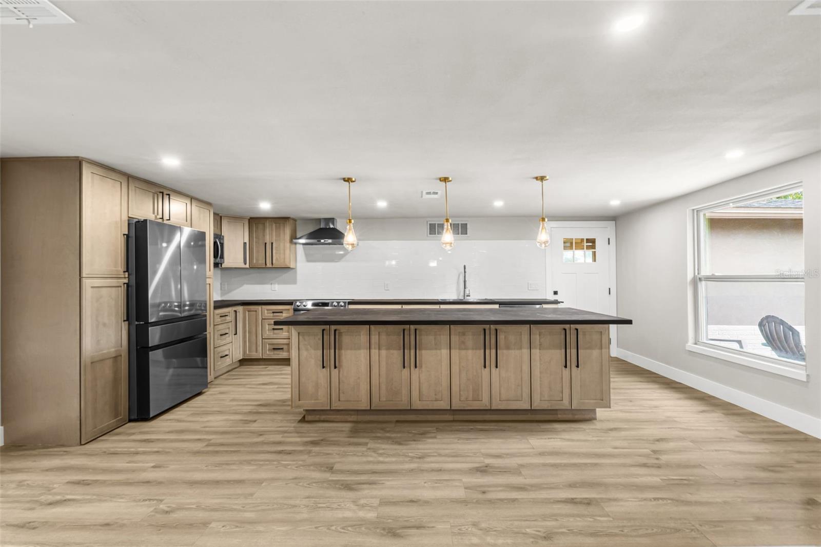 4036 SUNRAY DR