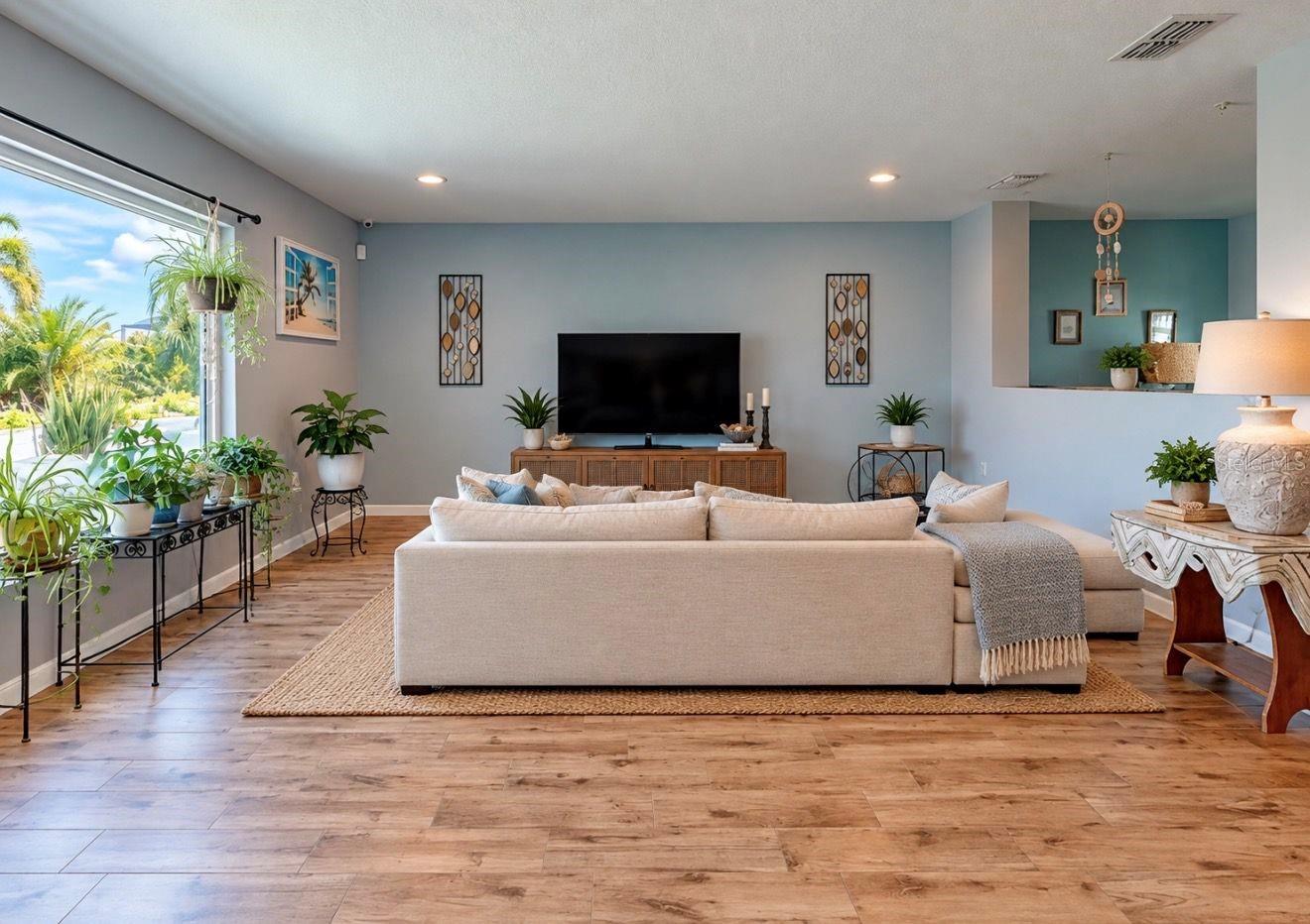 337 STAR SHELL DR