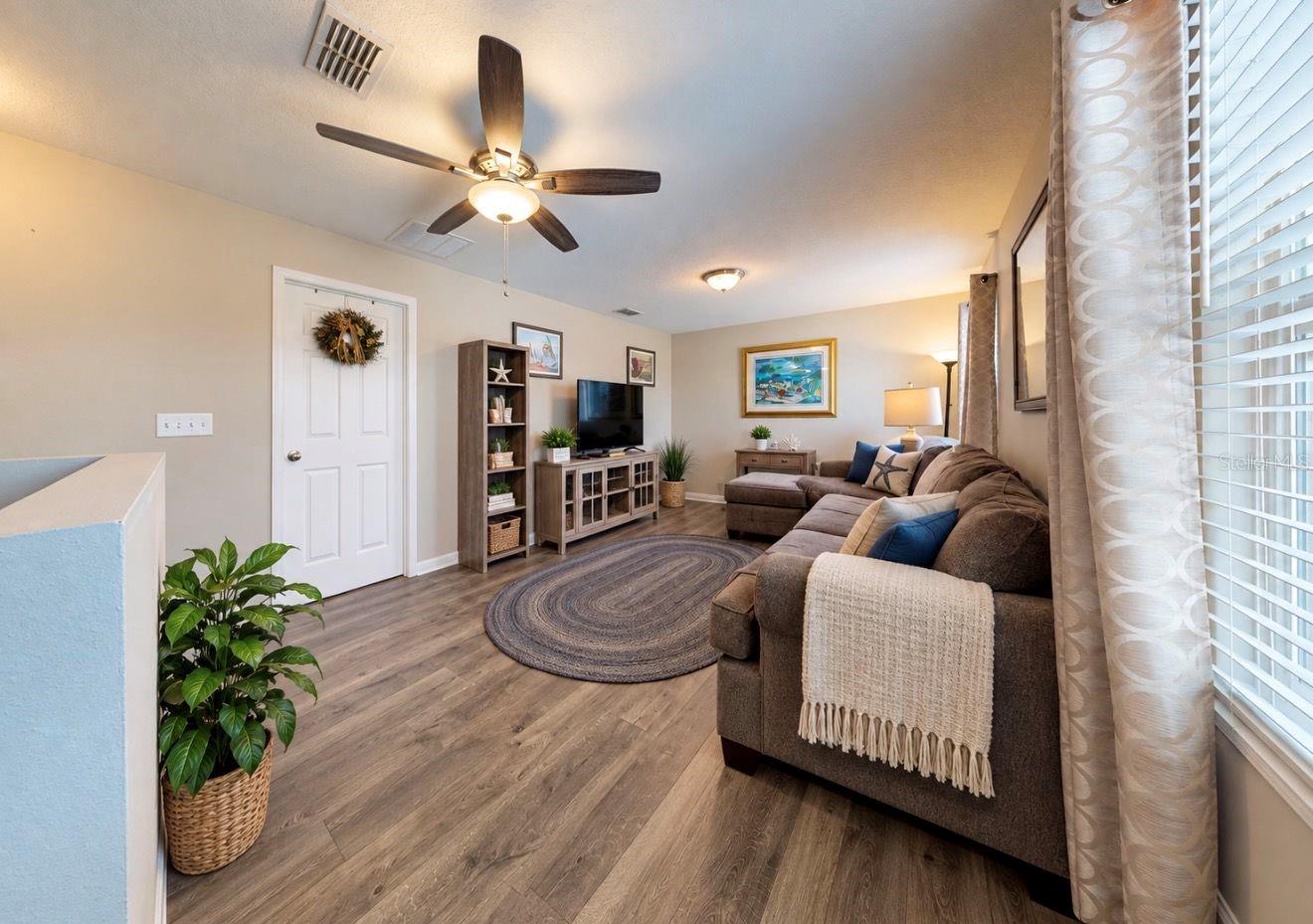 337 STAR SHELL DR
