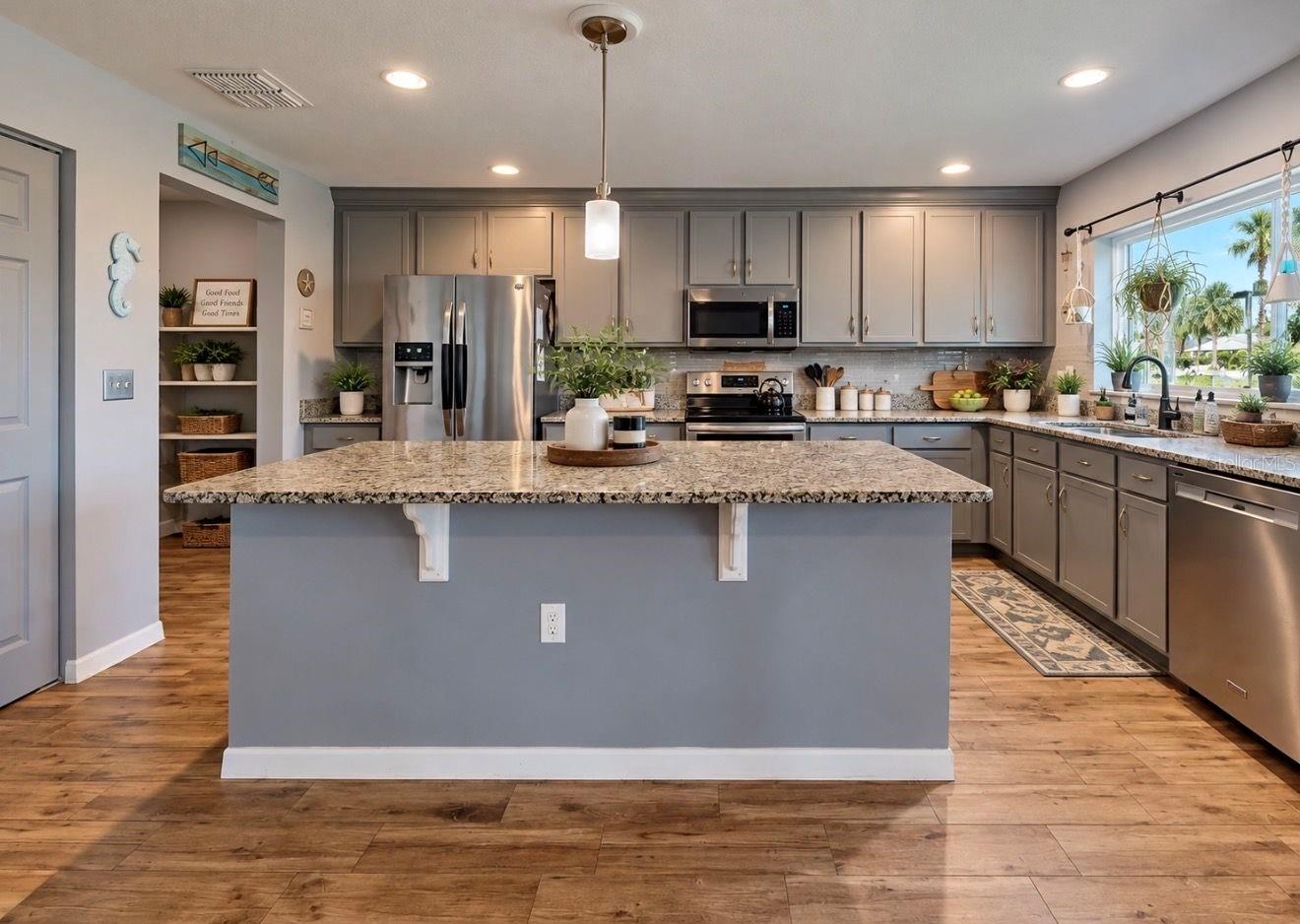 337 STAR SHELL DR