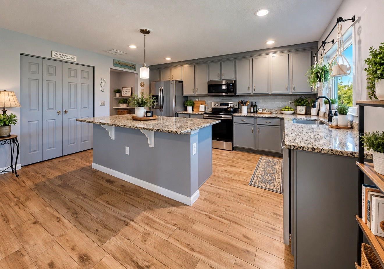 337 STAR SHELL DR