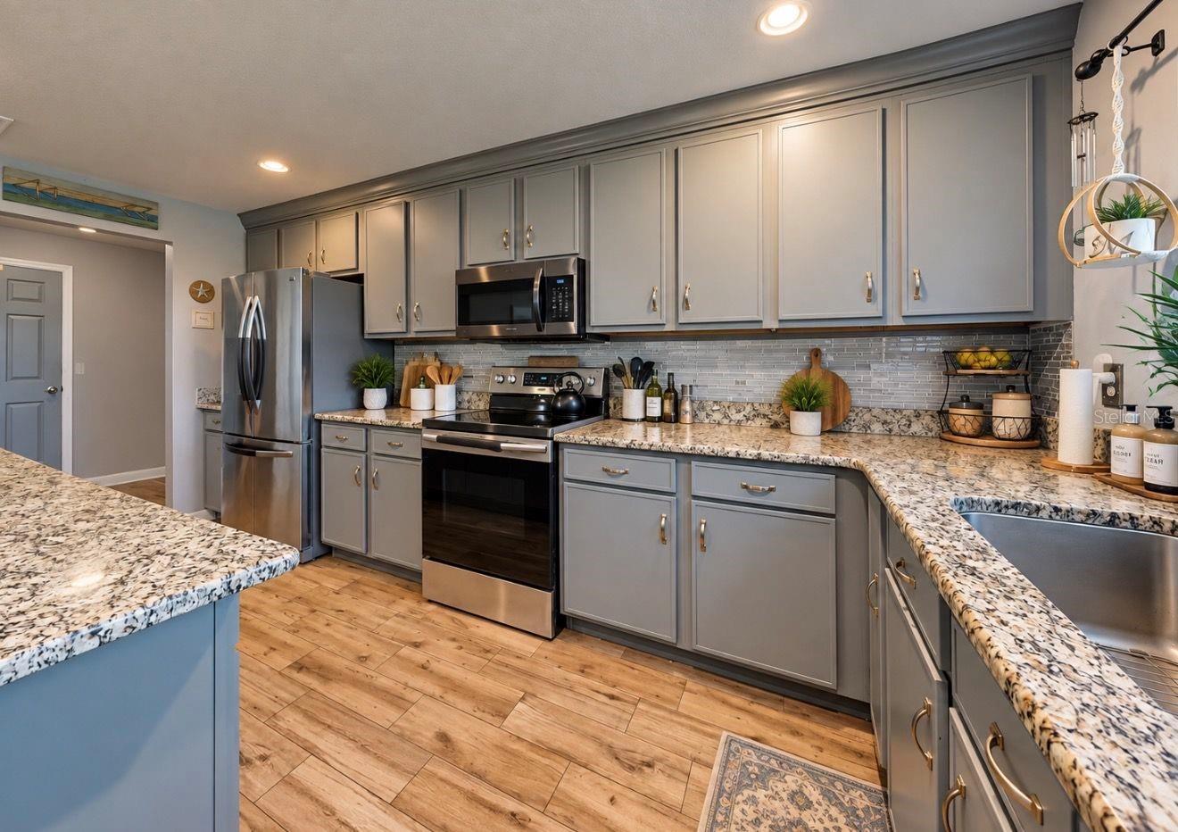 337 STAR SHELL DR