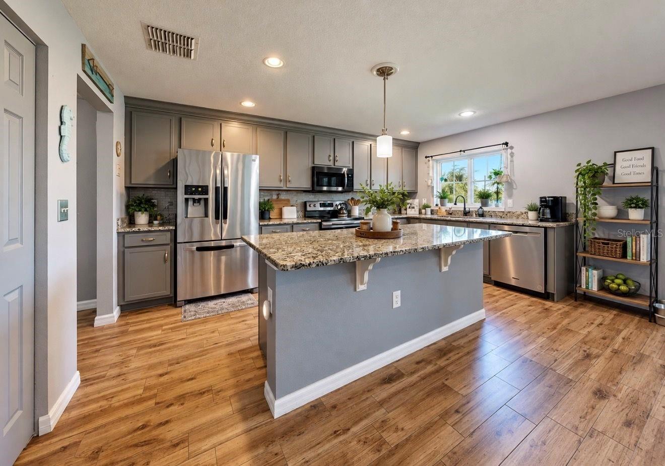 337 STAR SHELL DR
