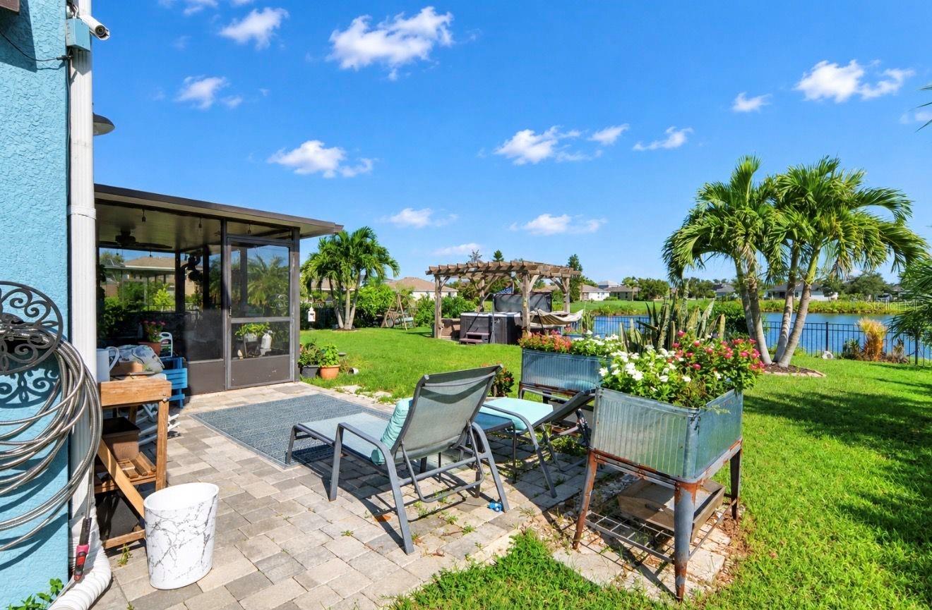 337 STAR SHELL DR