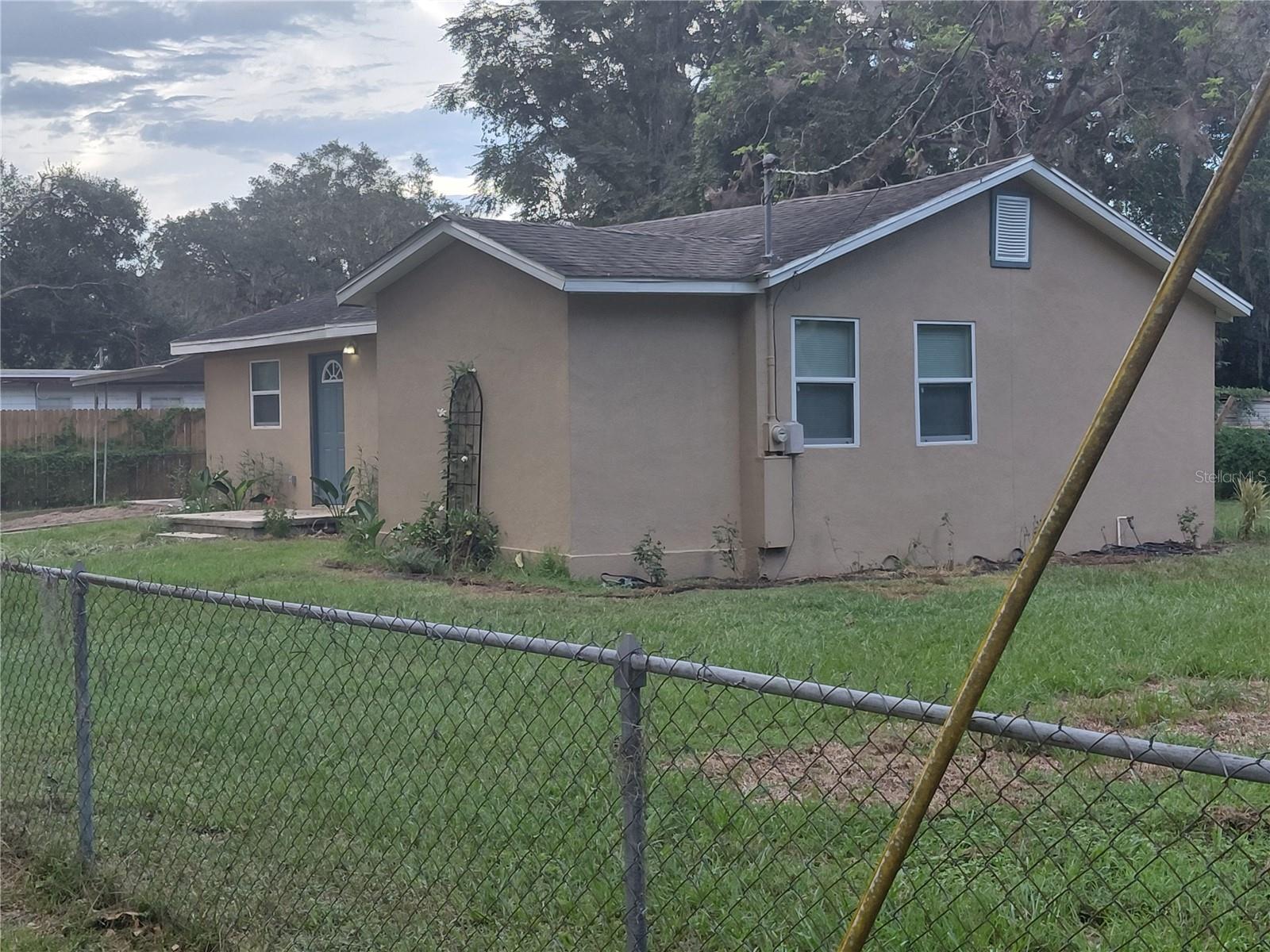 11617 GROVEWOOD AVE