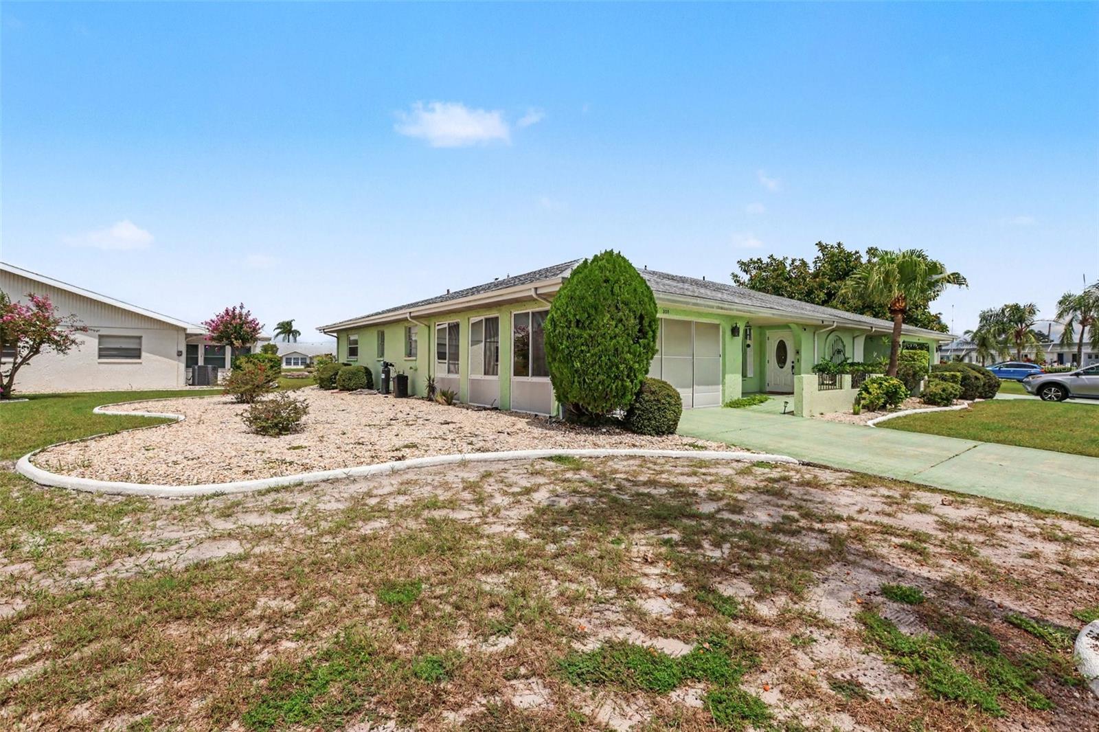 385 CLUB MANOR DR