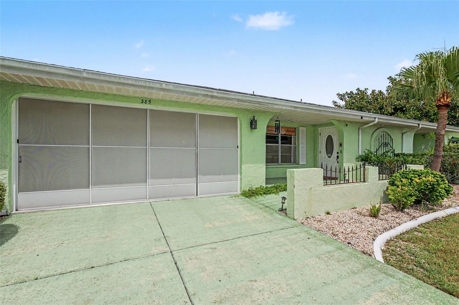 385 CLUB MANOR DR