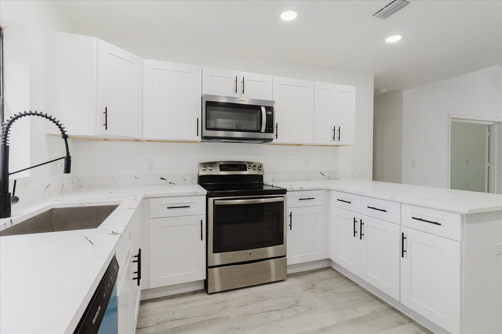 3014 S WEST SHORE BLVD W