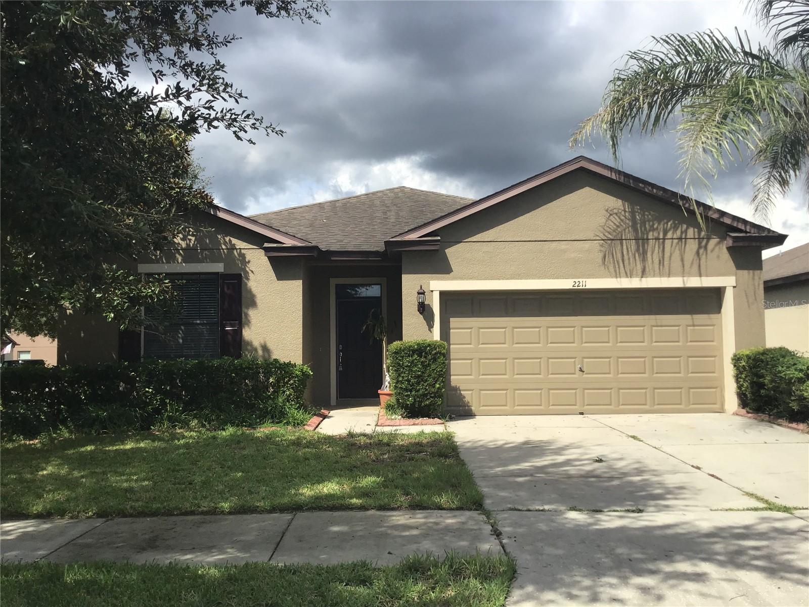 2211 Landside Dr, Valrico